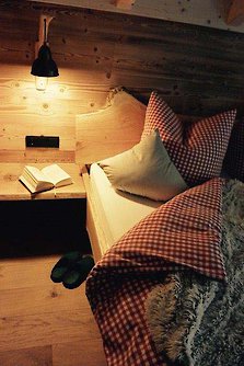 Schlafzimmer im romantischen Chalet in Bayern
